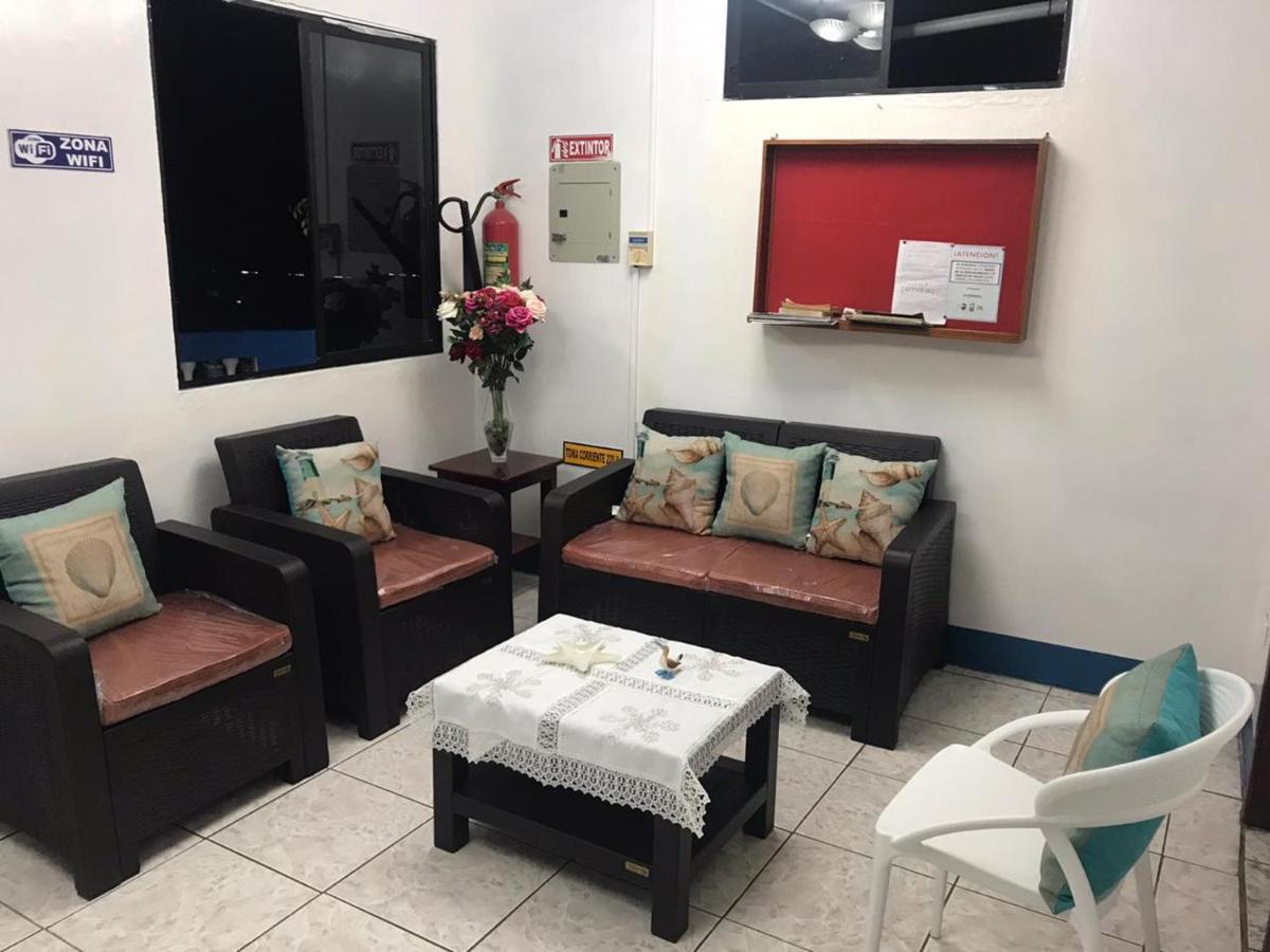 Hostal Albatros San Cristóbal Extérieur photo